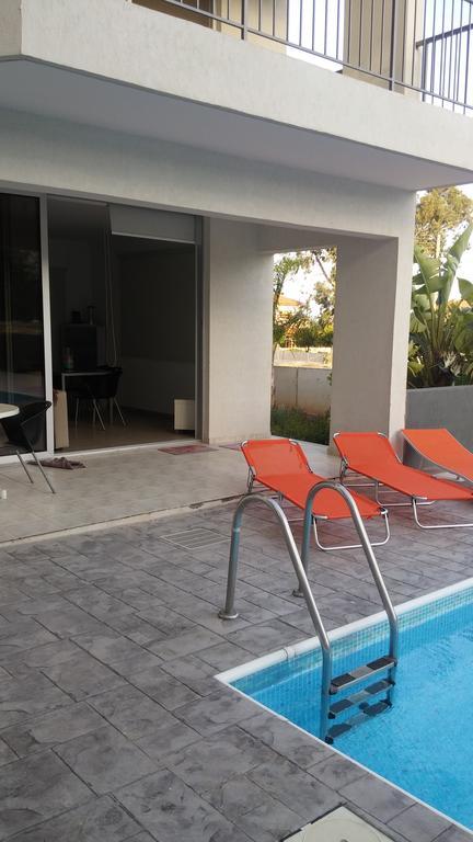 Palms Resort Apartments Alethriko Exterior foto